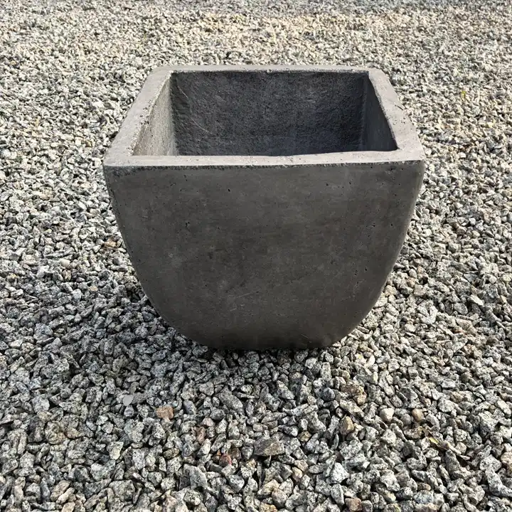 Fusion Plant Pot - Medium concrete plant pot in Gauteng