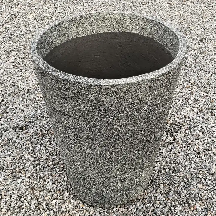 Lumina Plant Pot - Medium concrete plant pot in Gauteng