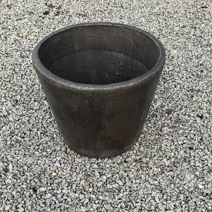Nova Plant Pot - Medium concrete plant pot in Gauteng