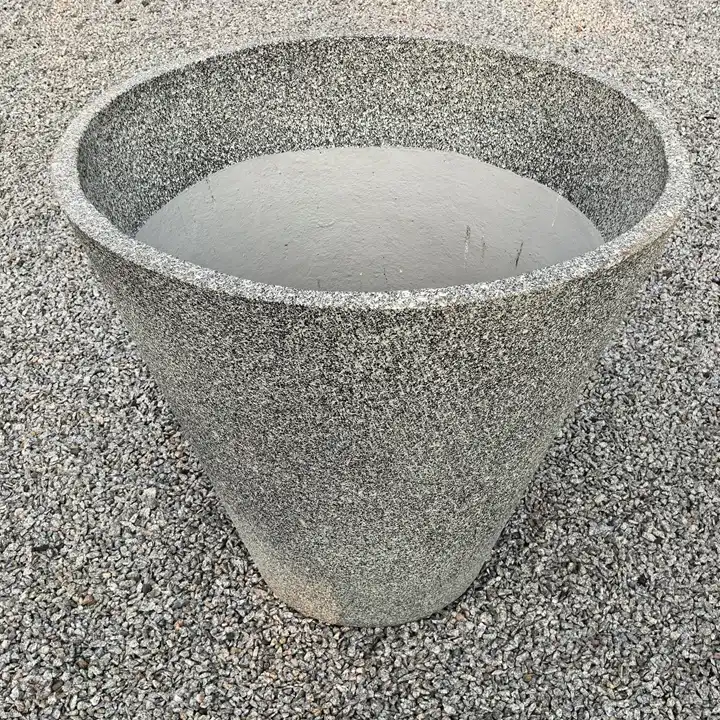 Orbit Plant Pot - Medium concrete plant pot in Gauteng