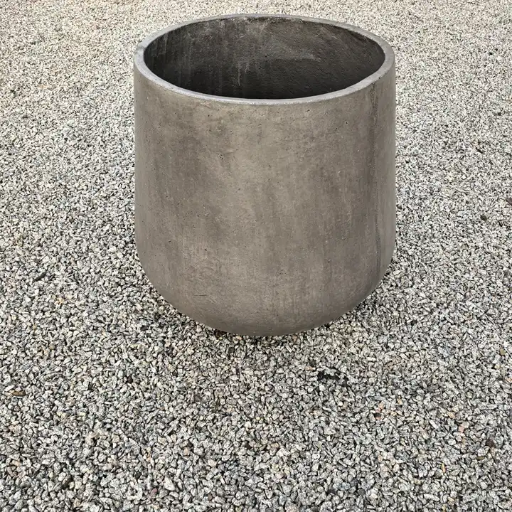 Sable Plant Pot - Medium concrete plant pot in Gauteng