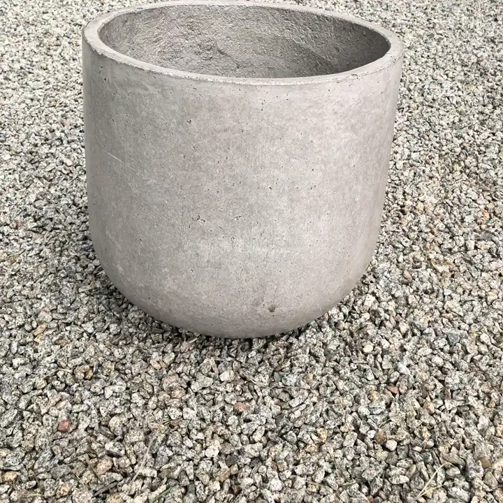 Sable Plant Pot - Small concrete plant pot in Gauteng