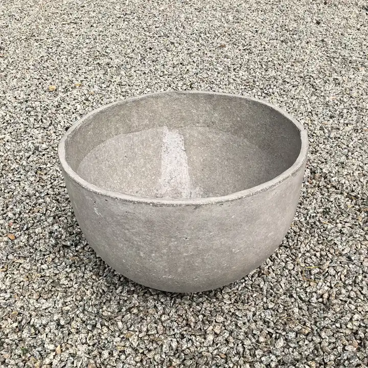 Sphere Plant Pot - Medium concrete plant pot in Gauteng